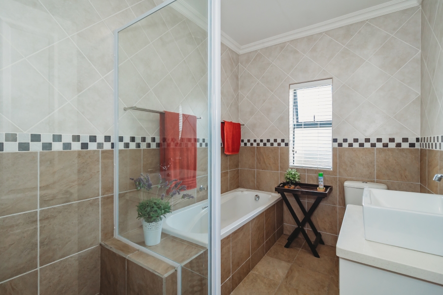 3 Bedroom Property for Sale in Kraaibosch Country Estate Western Cape